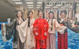 东盟之花体验华服之美------我校留学生参加首届中国—东盟（南宁）动漫展汉服大秀演出